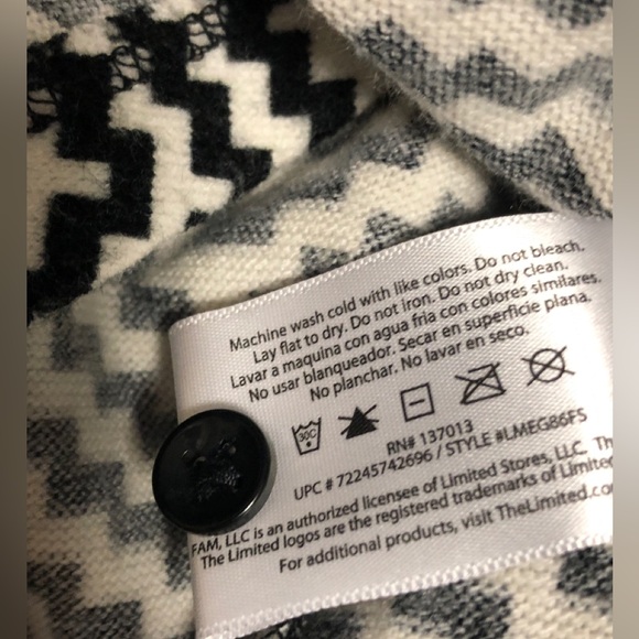 The Limited Convertible Cardigan Tunic Size M - Picture 6 of 6